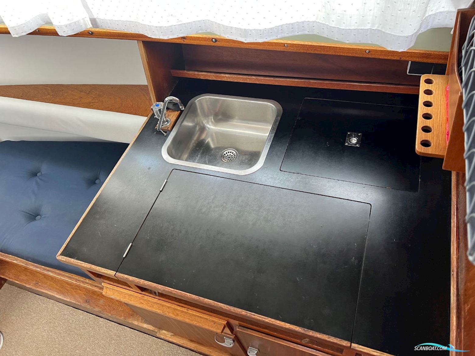 Coronet De Luxe 24 Cabin