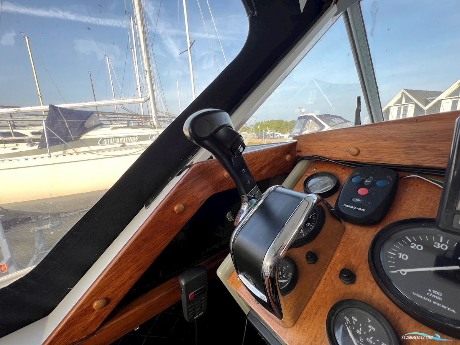 Coronet De Luxe 24 Cabin