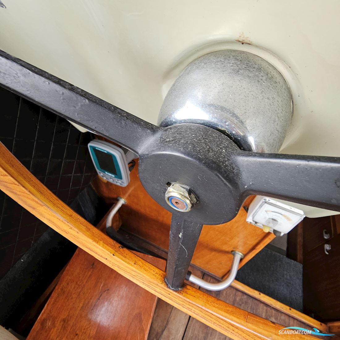 Coronet De Luxe 24 Cabin, Special Kun nu i April Nyere Mercury Motor