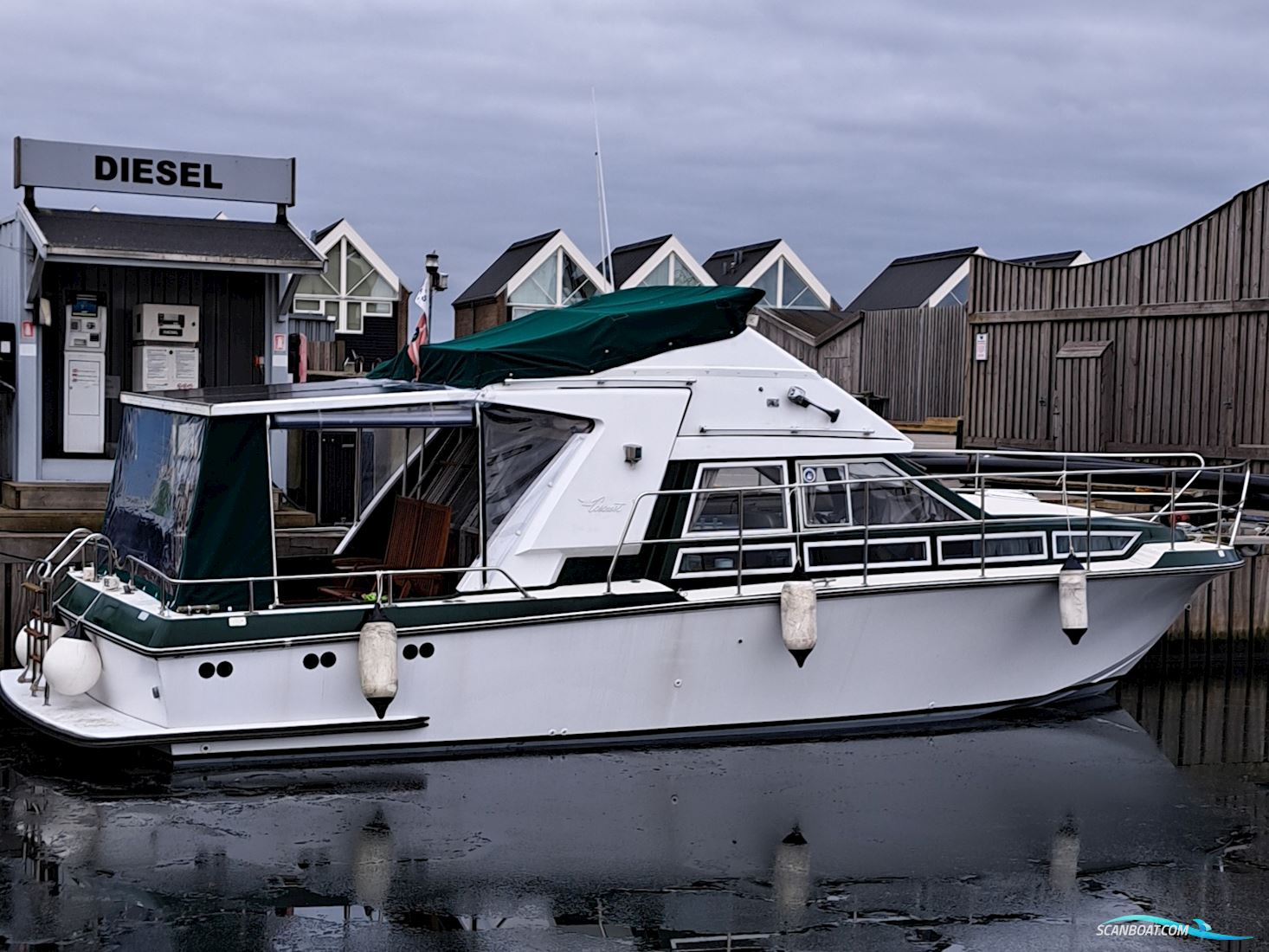 Coronet Sedan Fly