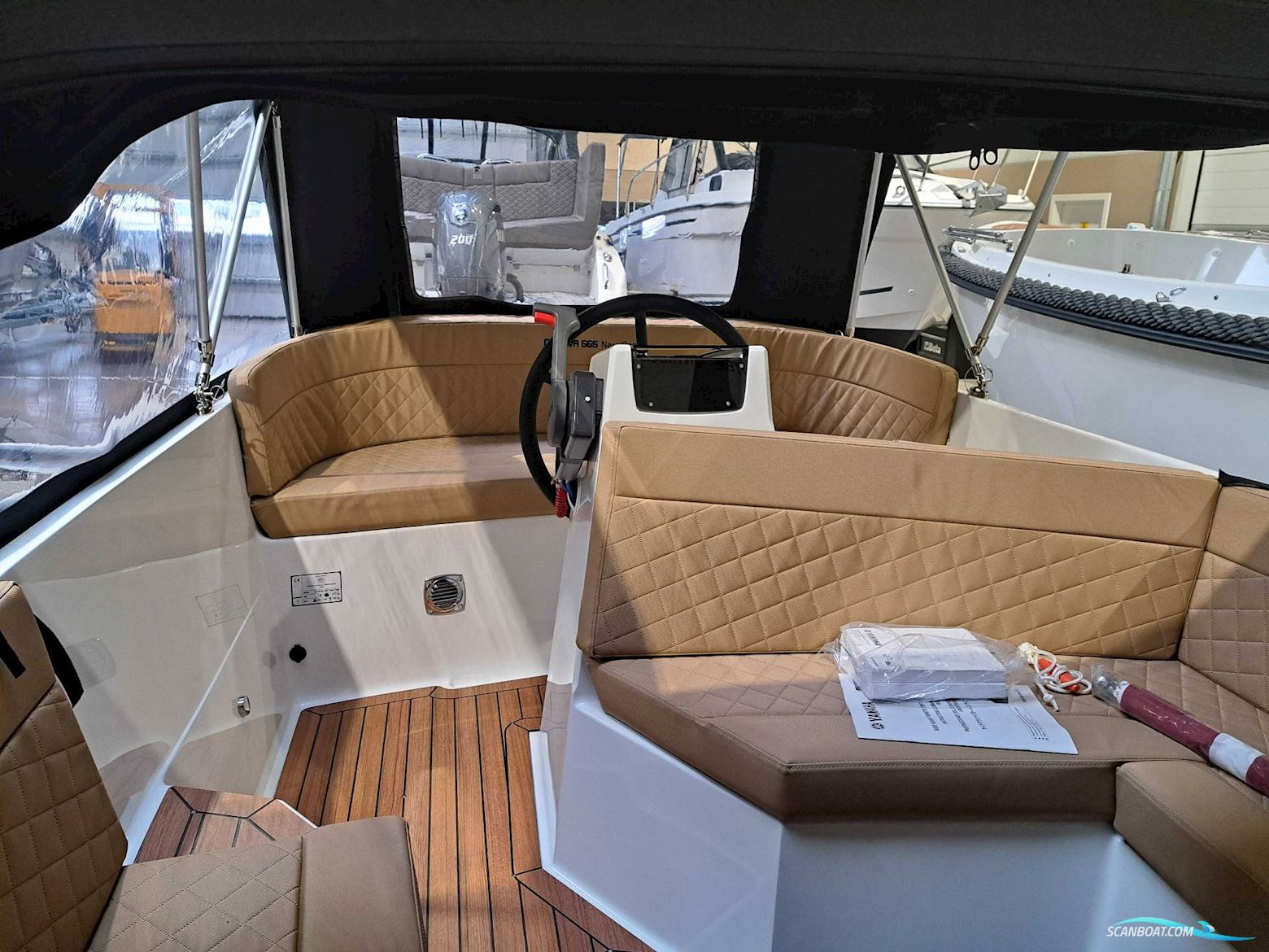 Corsiva 565 New Age - 25 HK Yamaha/Udstyr