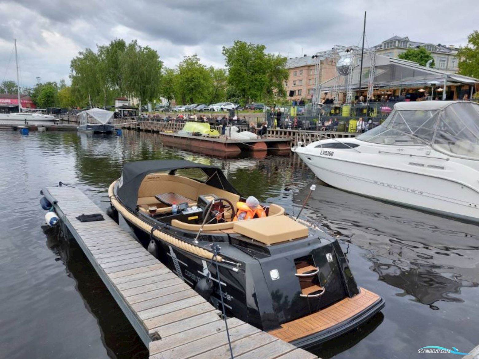 Corsiva 595 Tender - 25 HK Yamaha /Udstyr