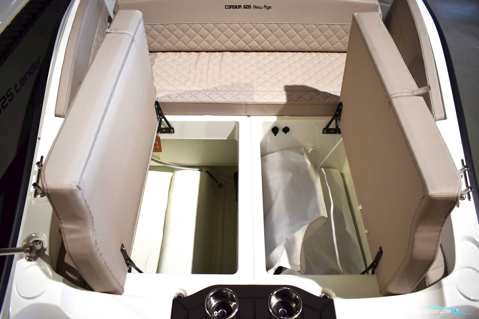 Corsiva 605 New Age - 25 HK Yamaha og udstyr