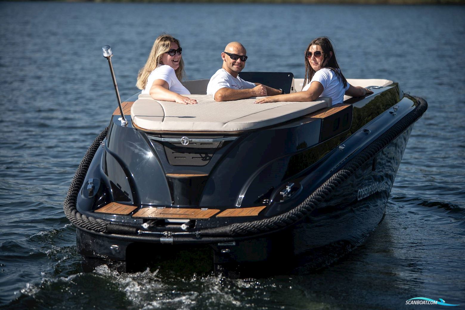 Corsiva 625 Tender 25 HK Yamaha/Udstyr