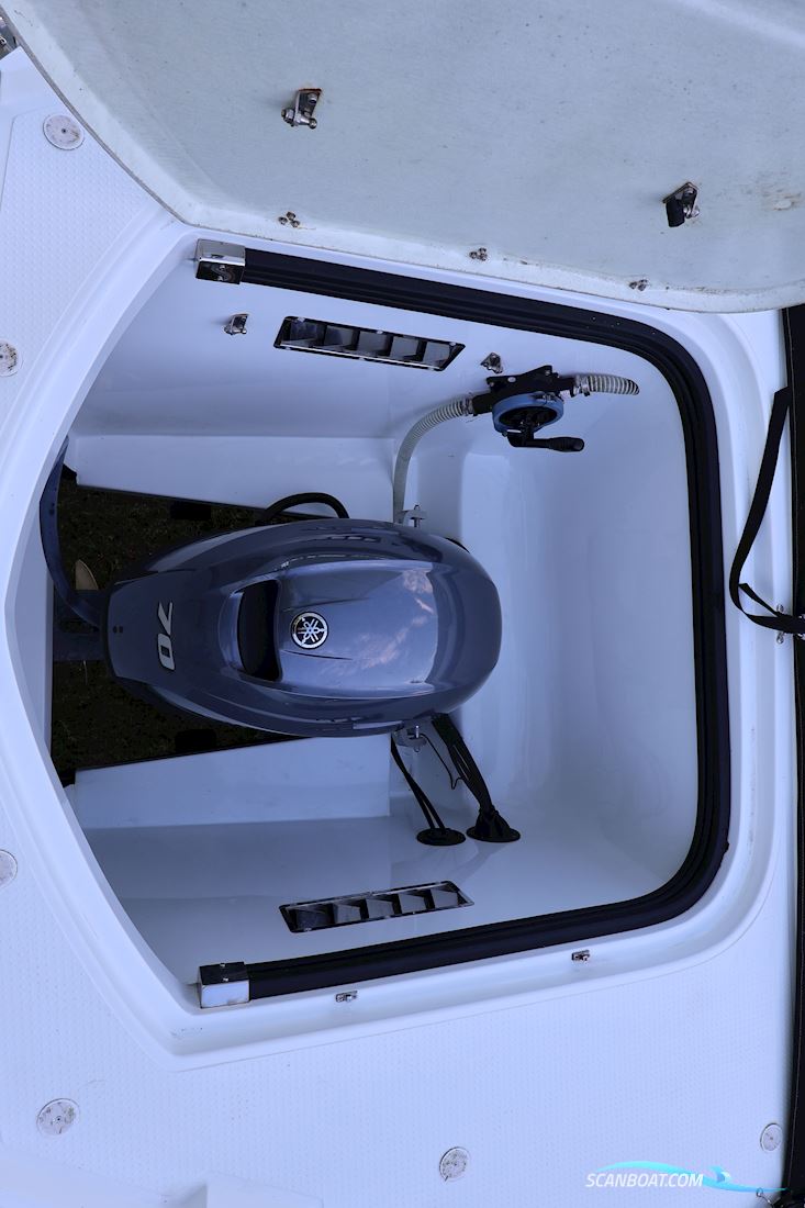 Corsiva 690 Tender 2020 70HK