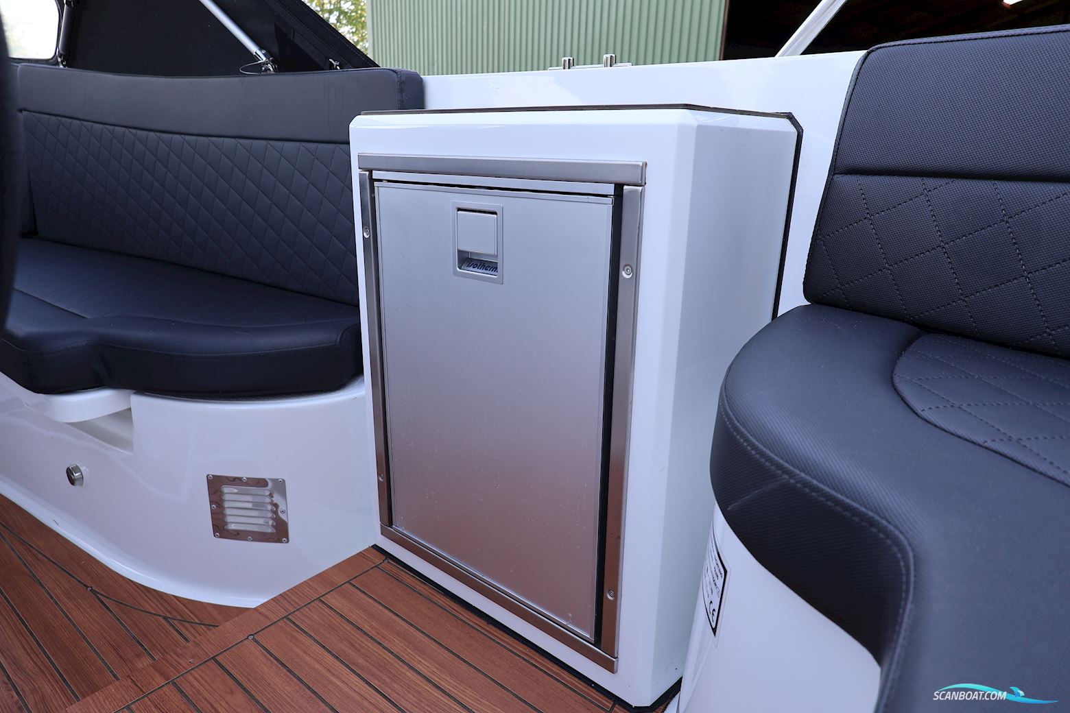 Corsiva 690 Tender