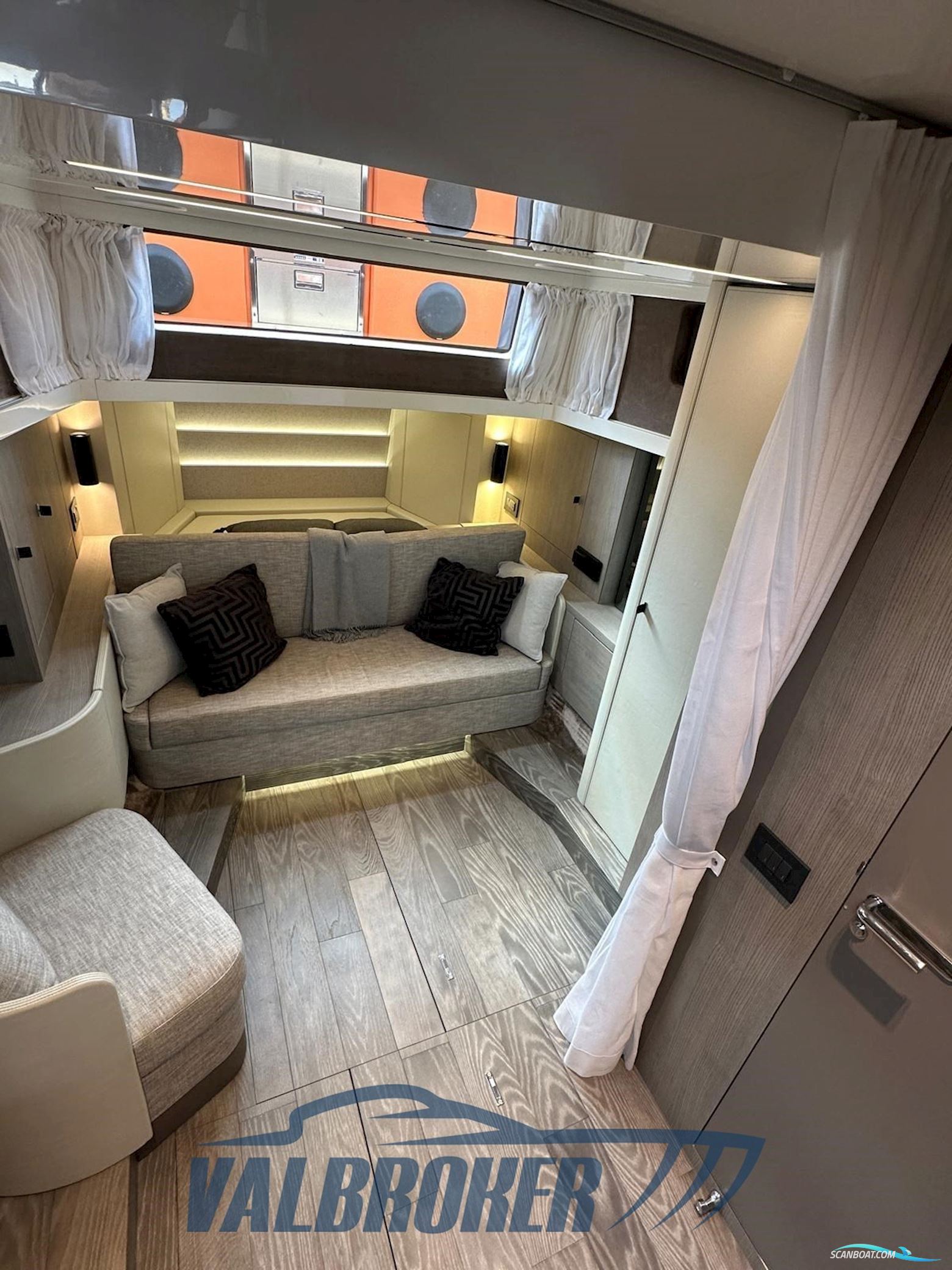 Cranchi A46 Luxury Tender