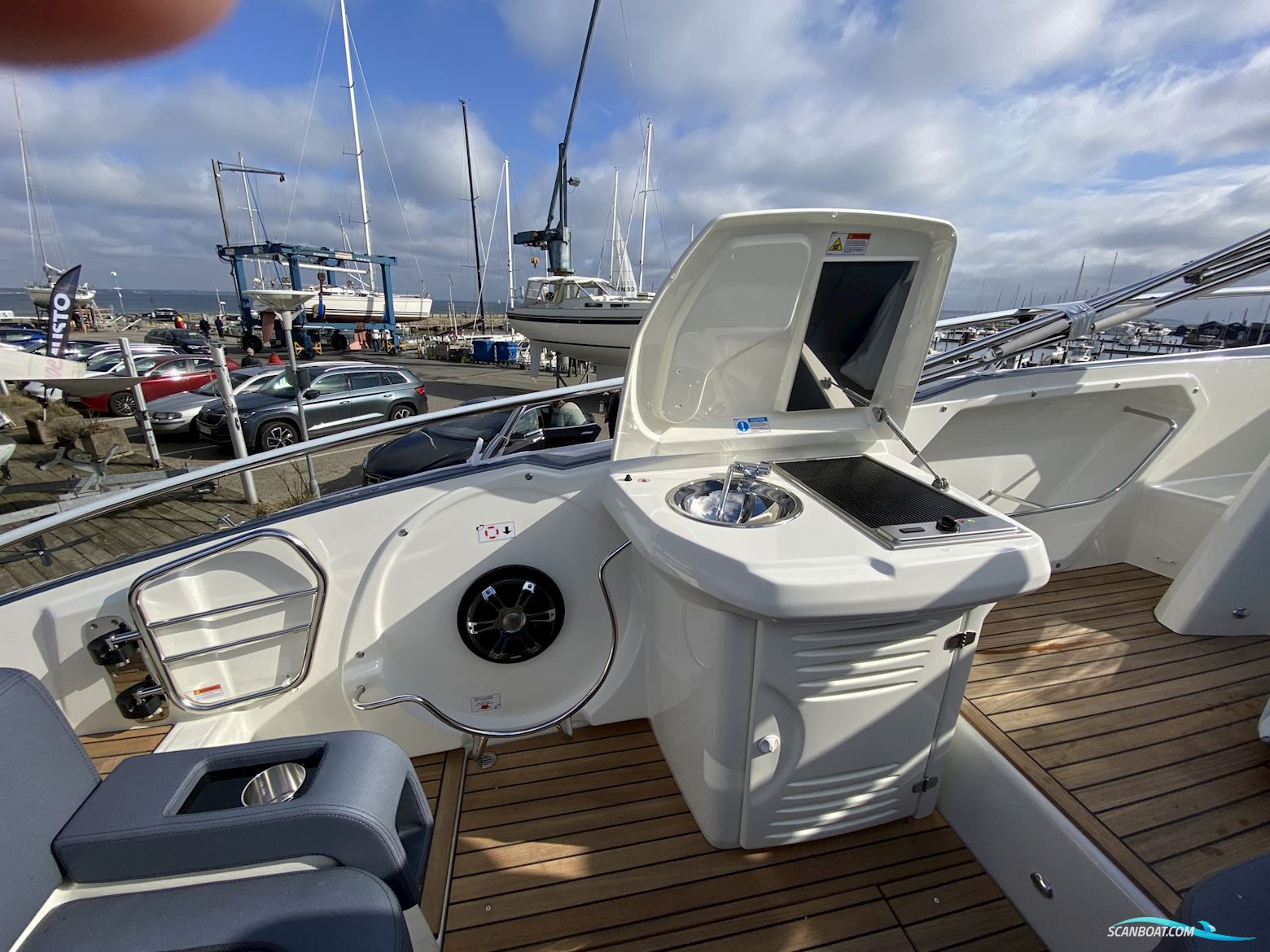 Cranchi E30 Endurance (2021) YDERLIGERE NEDSAT