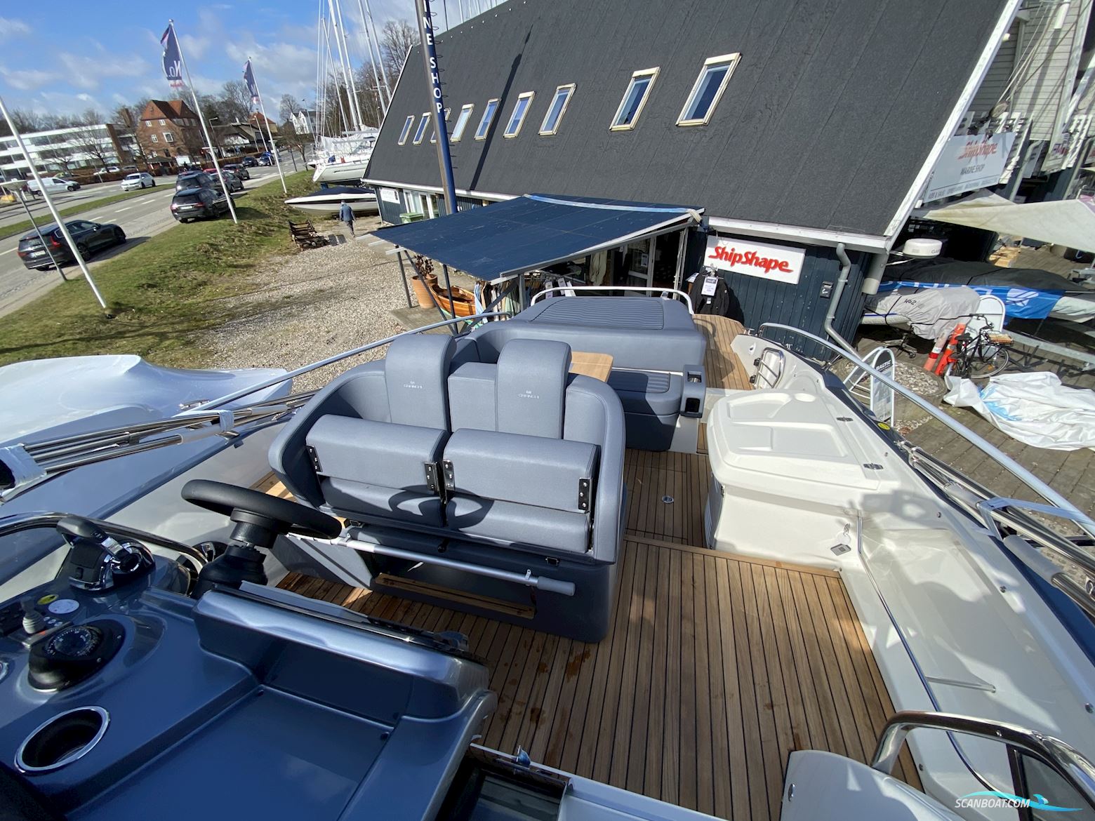 Cranchi E30 Endurance (2021) YDERLIGERE NEDSAT