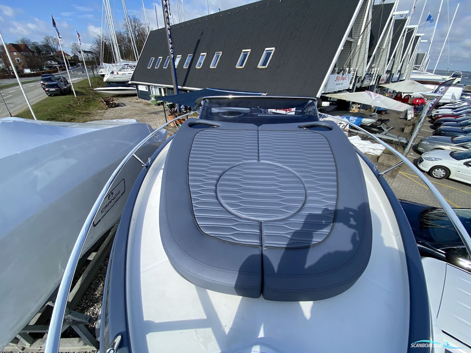 Cranchi E30 Endurance (2021) YDERLIGERE NEDSAT