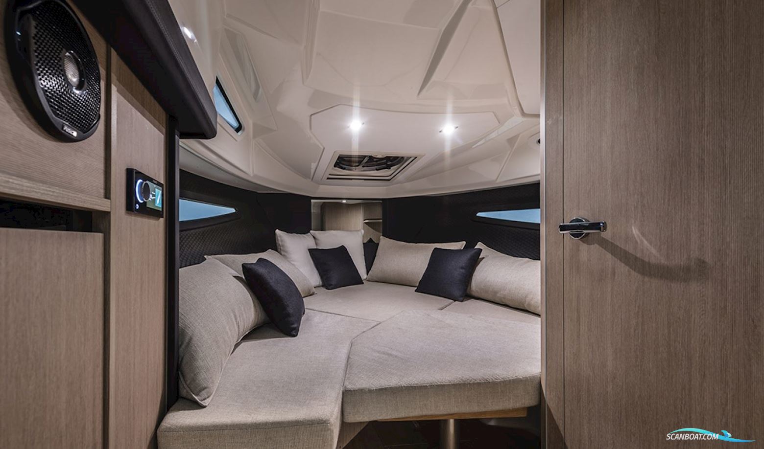 Cranchi E30 Endurance (2021) YDERLIGERE NEDSAT