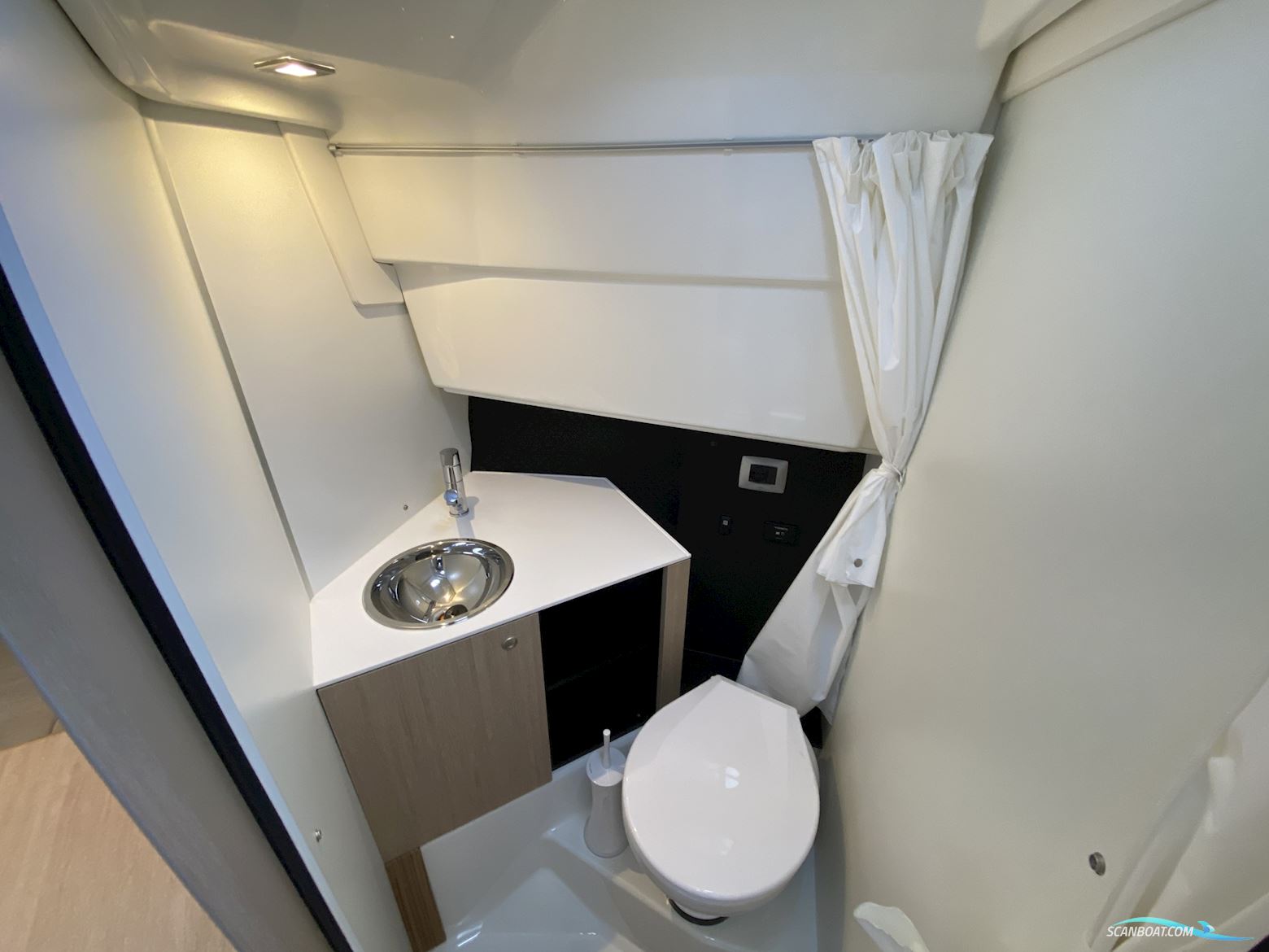 Cranchi E30 Endurance (2021) YDERLIGERE NEDSAT