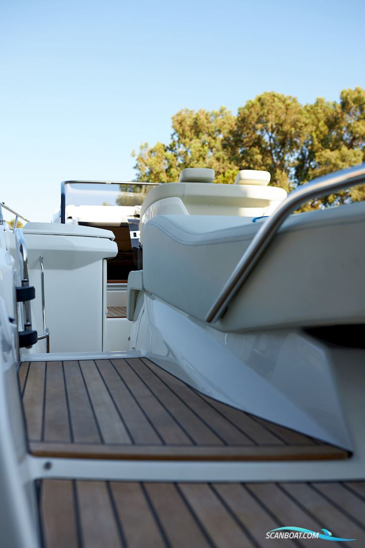 Cranchi E30 Endurance