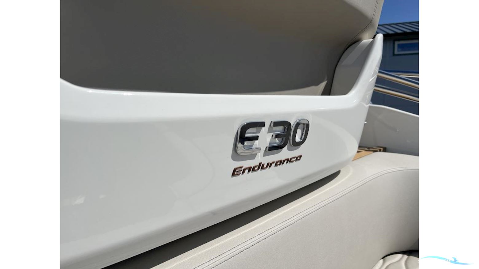 Cranchi Endurance 30