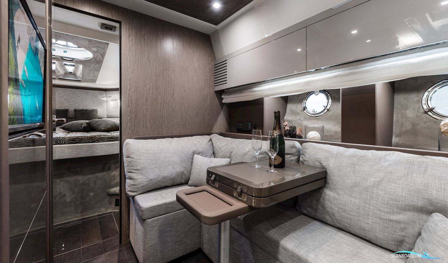 Cranchi M44 HT - preorder fra