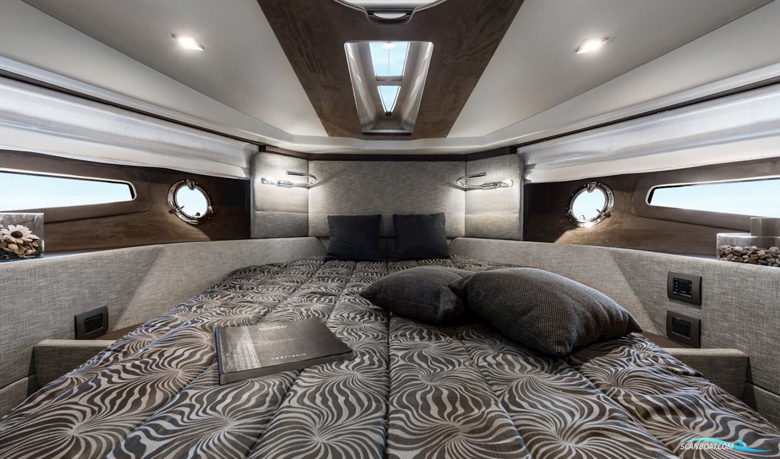 Cranchi M44 HT - preorder fra