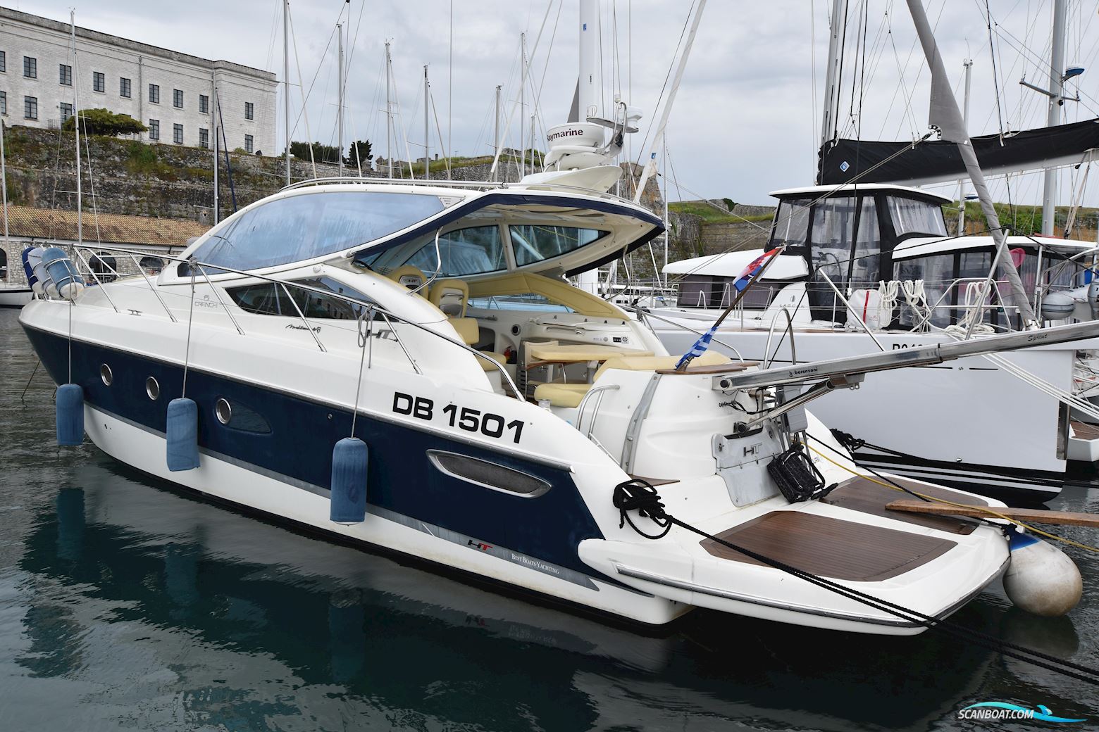 Cranchi Mediterranee 43 HT Motorboot 2008, mit Volvo Penta IPS600 motor, Griechenland