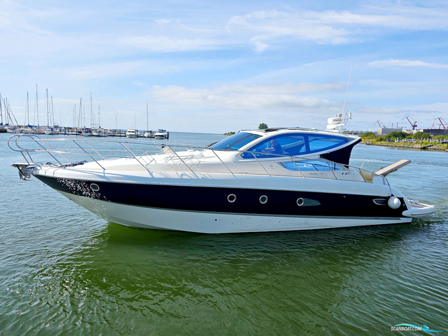 Cranchi Mediterranee 43 HT Volvo Penta IPS-600