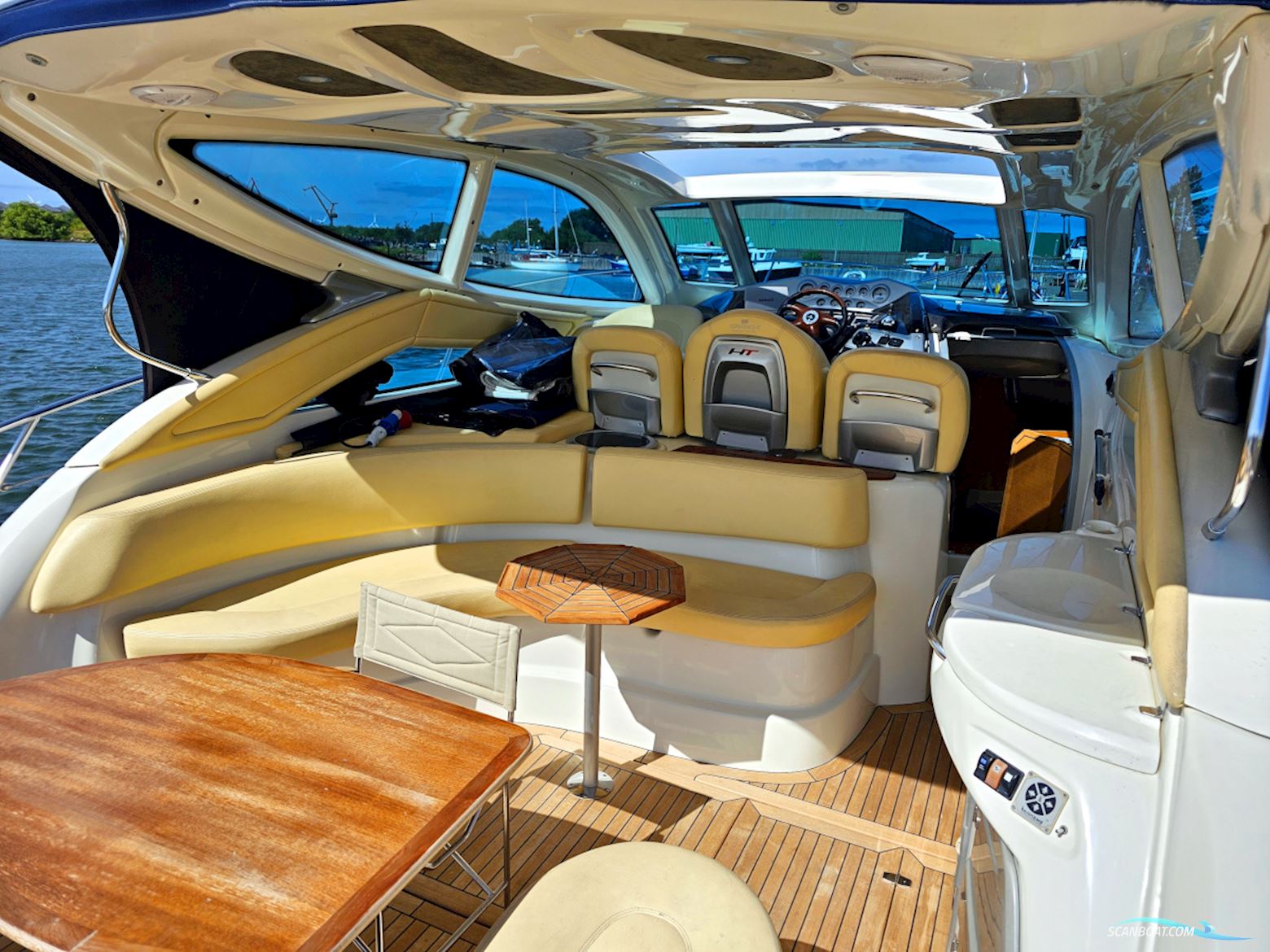 Cranchi Mediterranee 43 HT Volvo Penta IPS-600