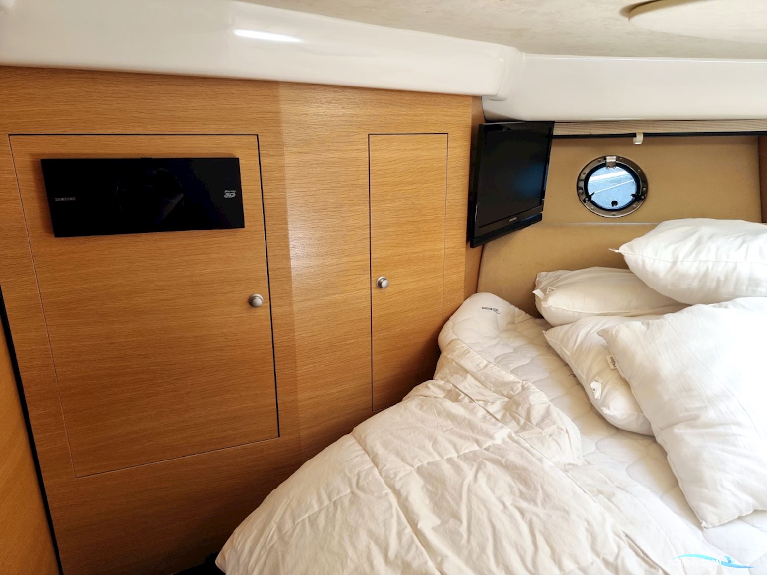 Cranchi Mediterranee 43 HT Volvo Penta IPS-600