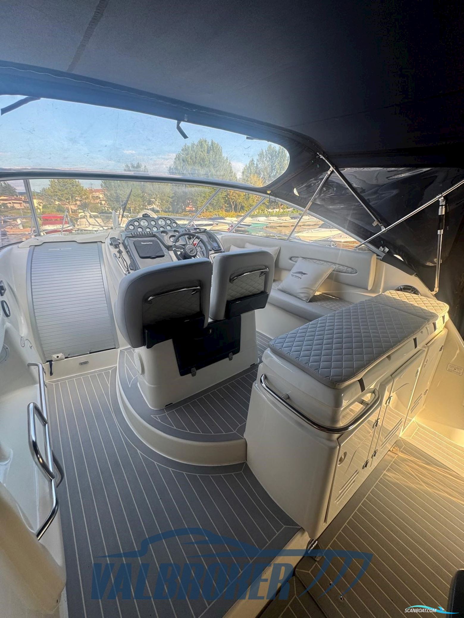 Cranchi Pelican 32