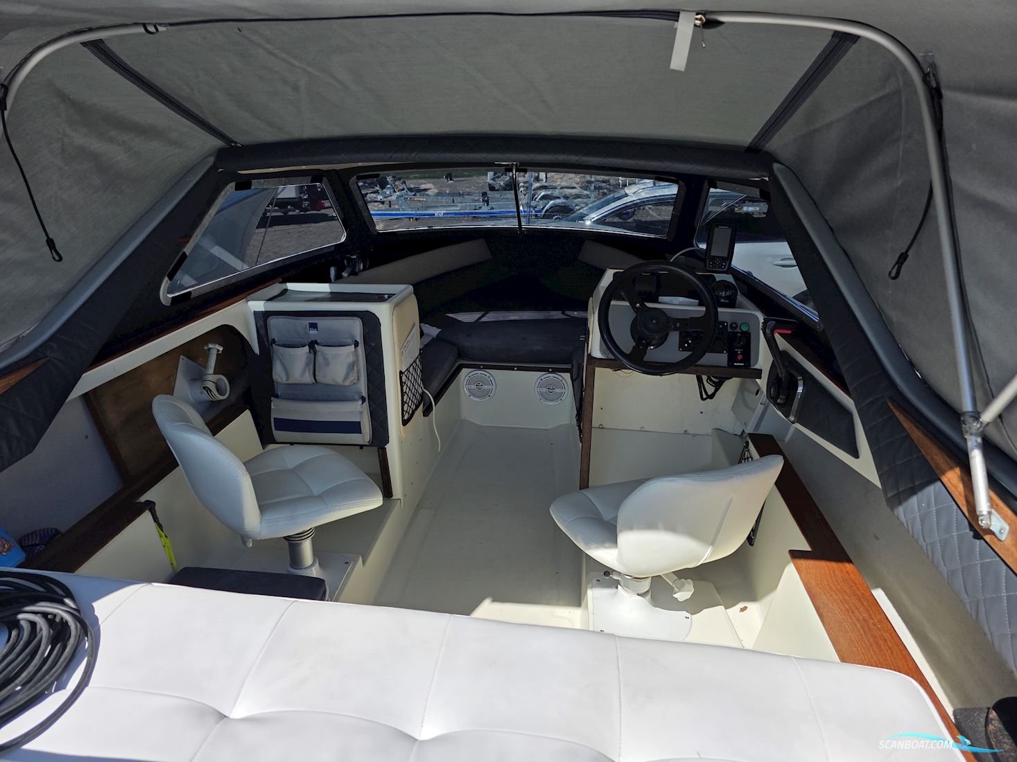 Crescent 590 Crown