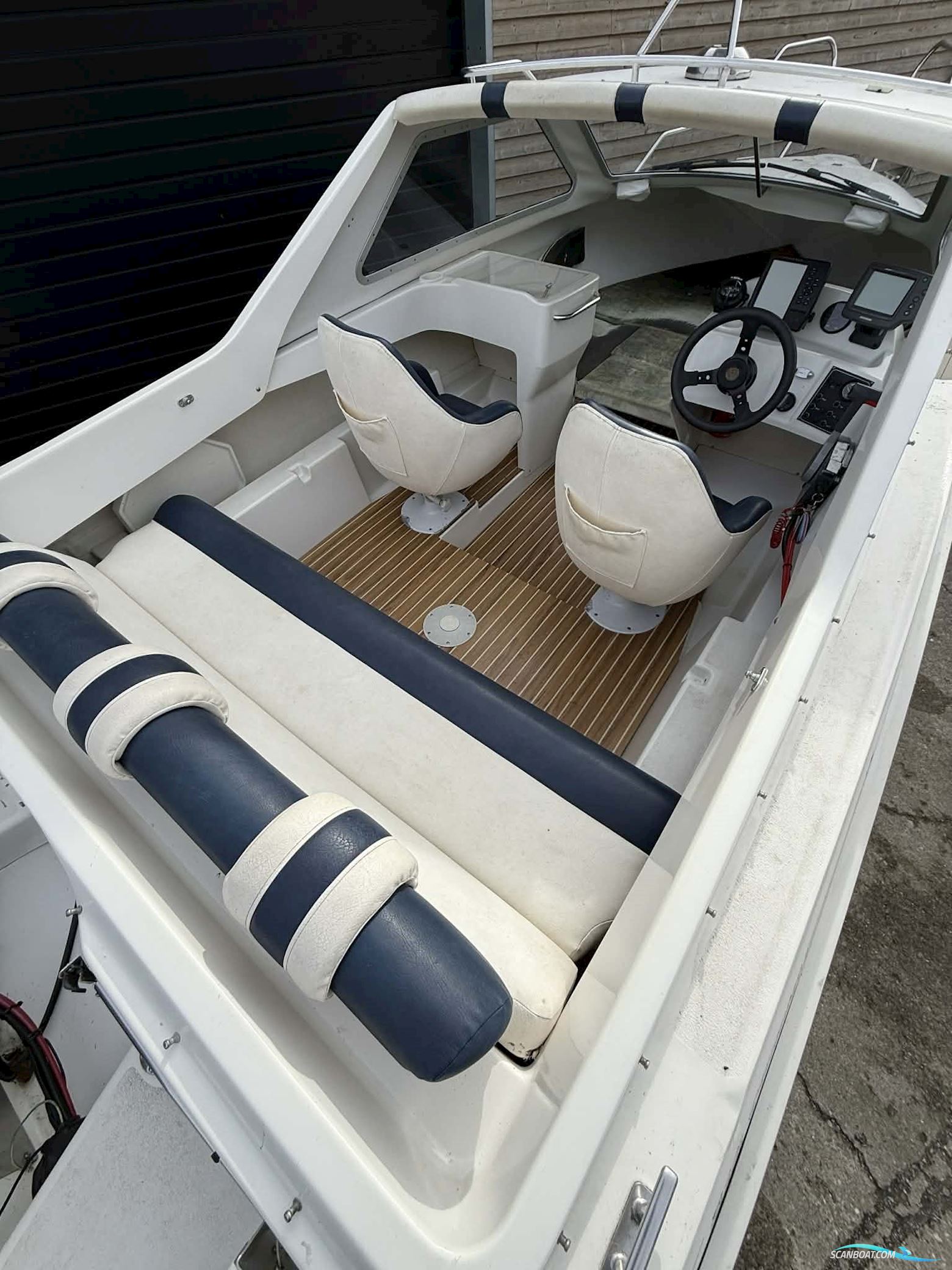 Crescent 610 Corona med 100 hk Yamaha