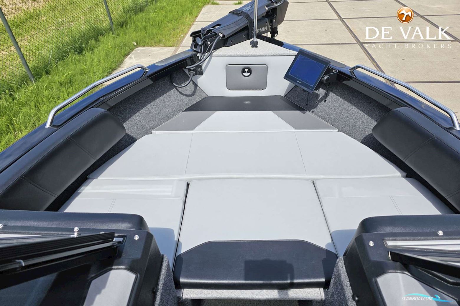 Crestliner Sportfish 2050