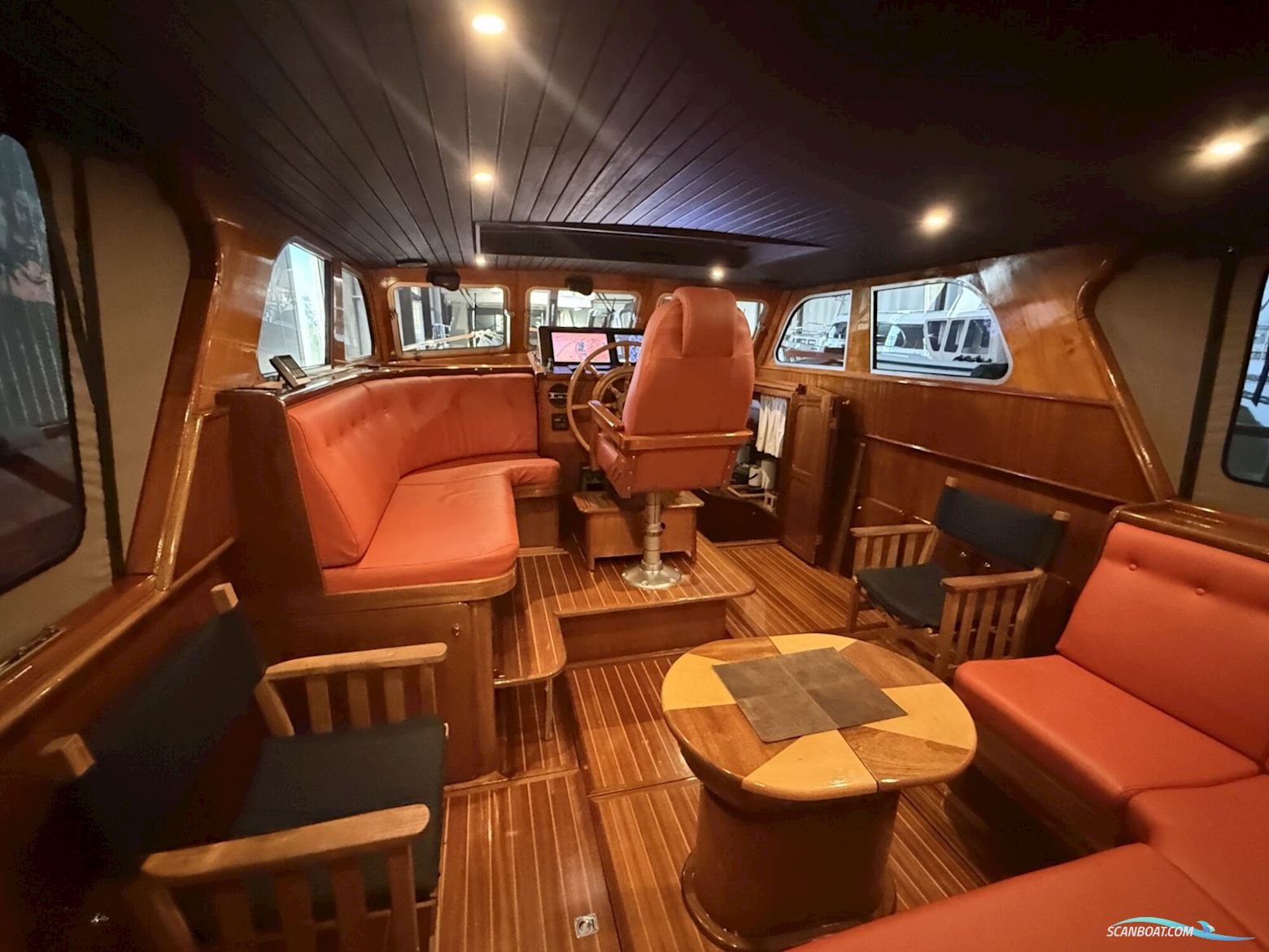 Crown Cruiser 12.85 OK Spiegeldeur