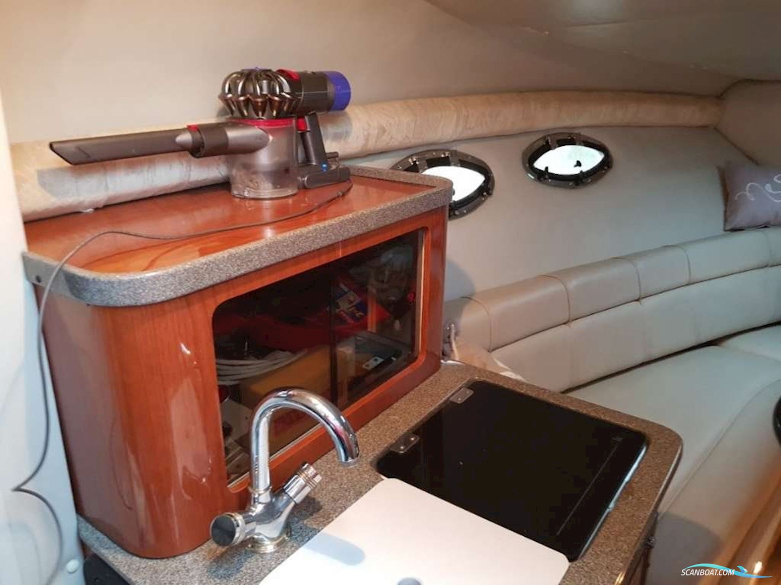 Crownline 242 CR