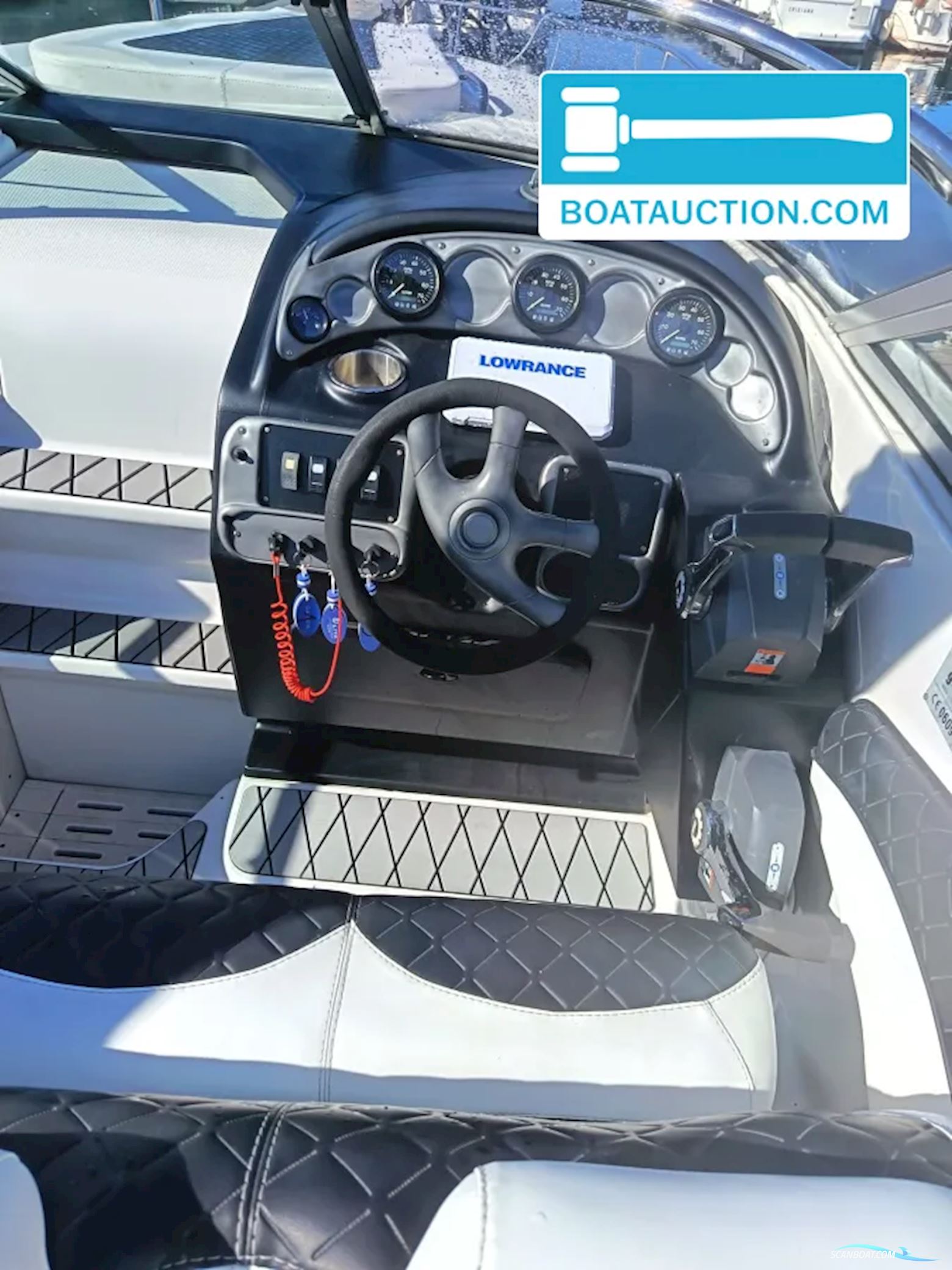 Crownline 315 SCR