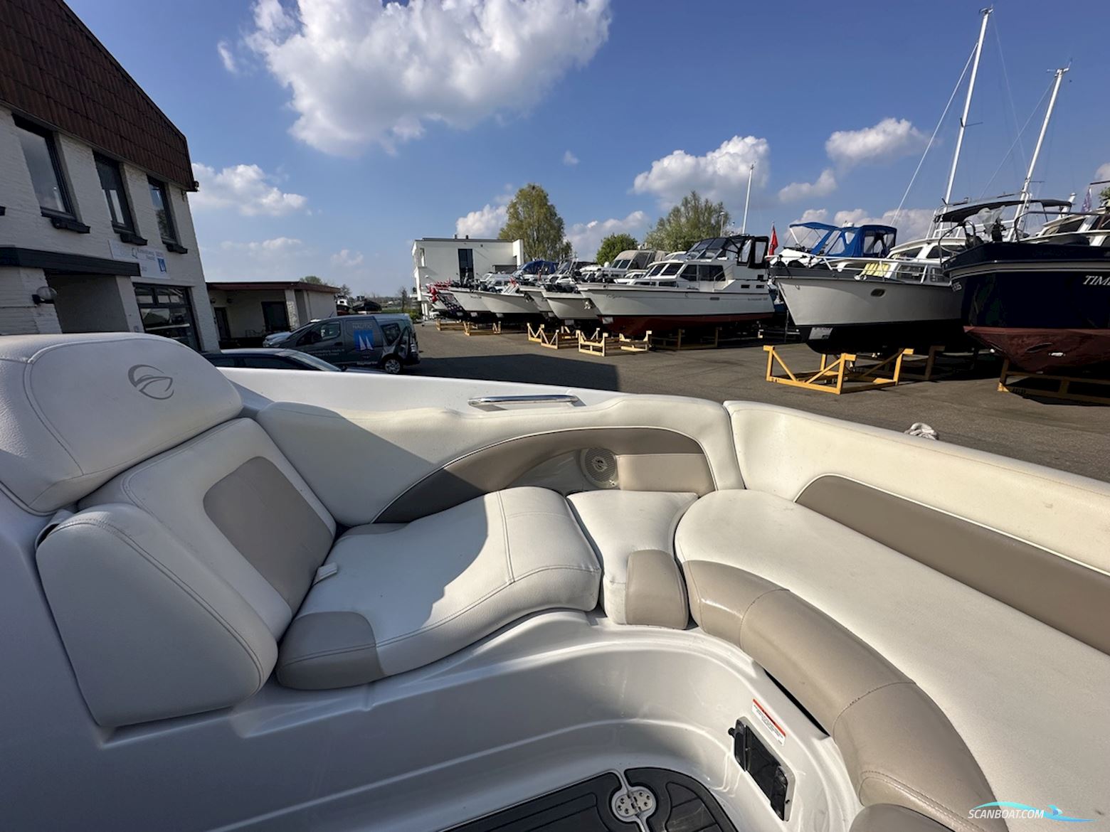 Crownline E6