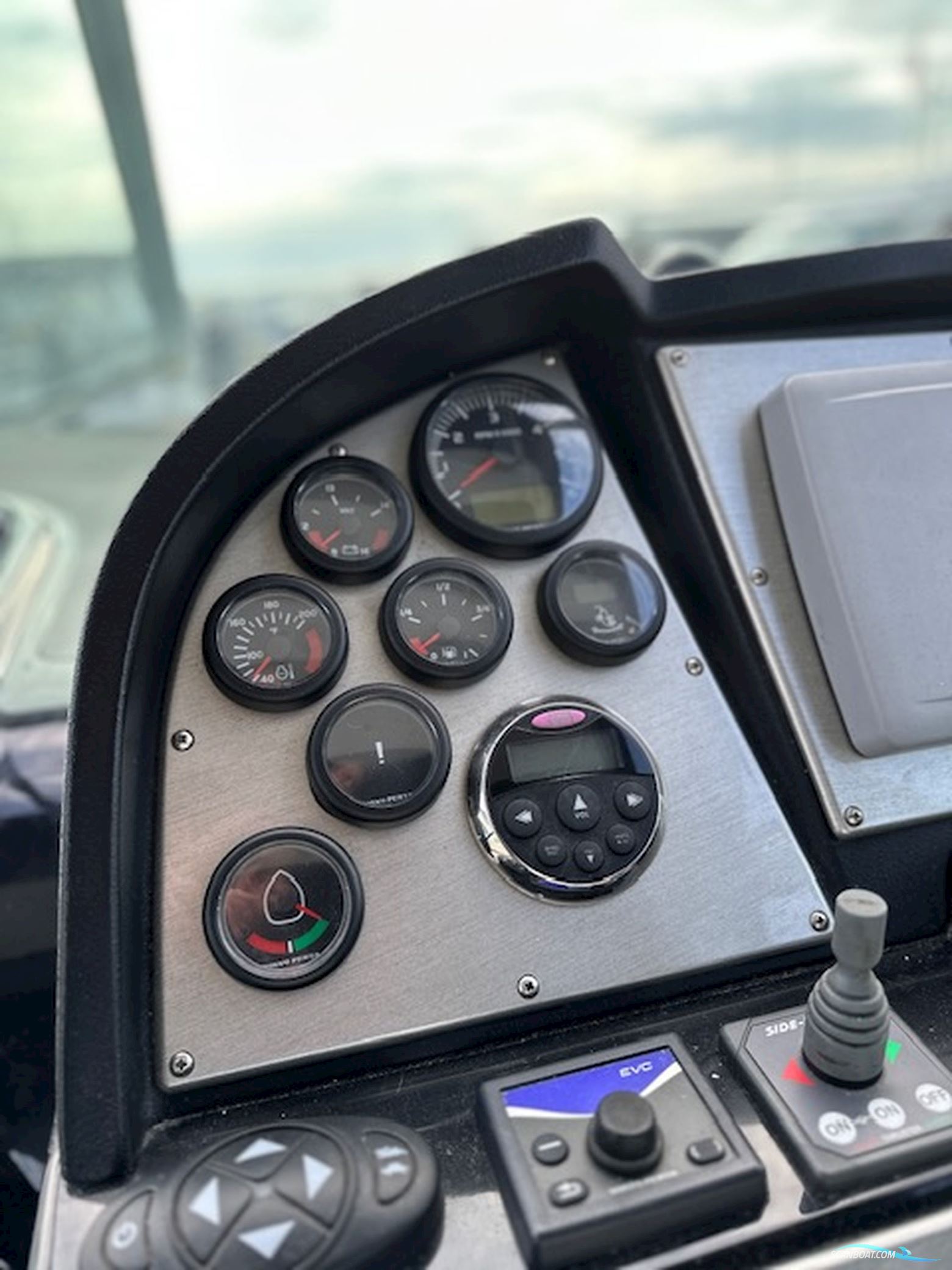 Cruiser Yacht 300 CXI