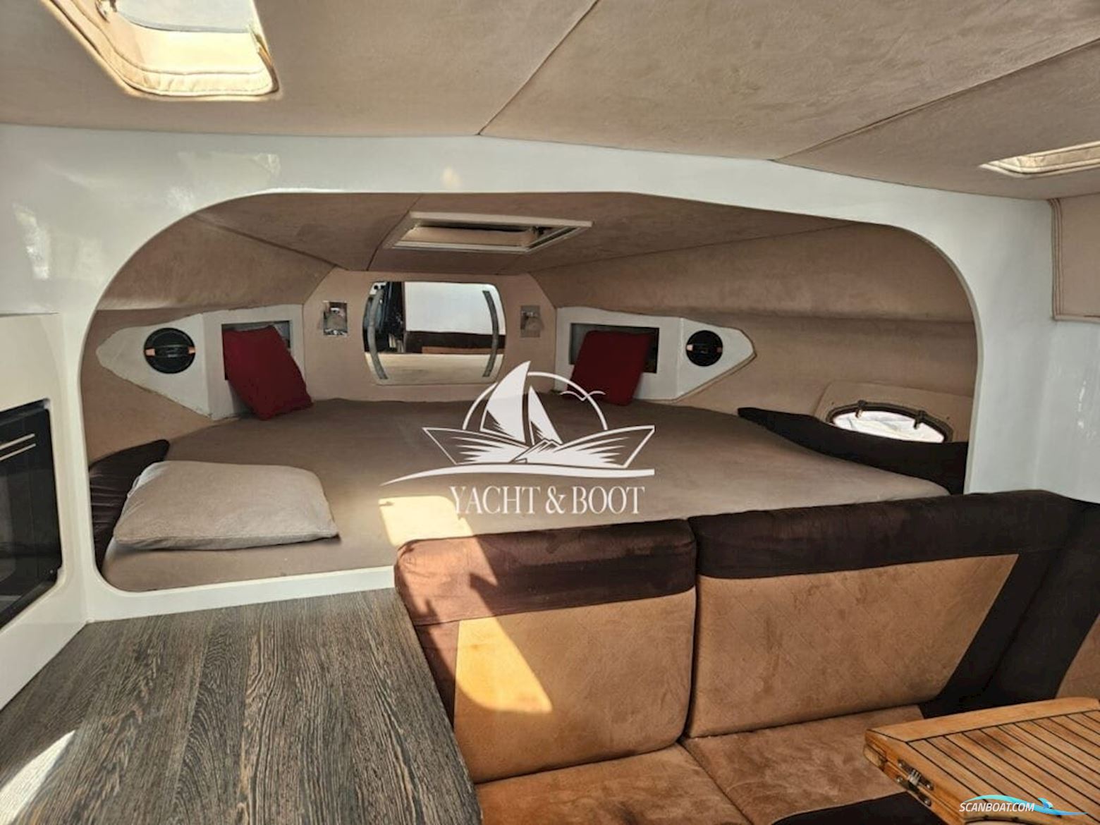 Cruiser Yachts 3270 Esprit