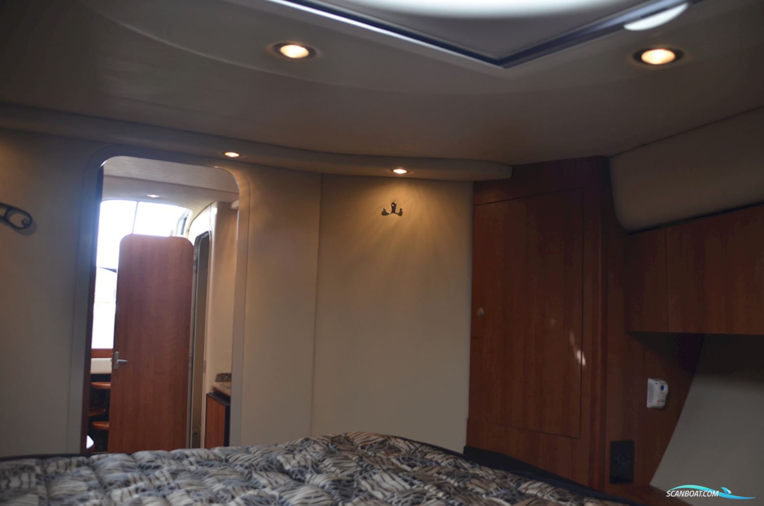 CRUISERS 330 Express