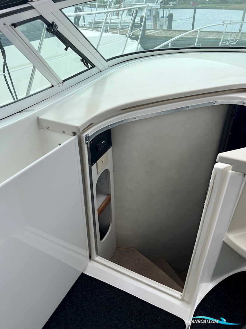 Cruisers Yacht Rouge 3075