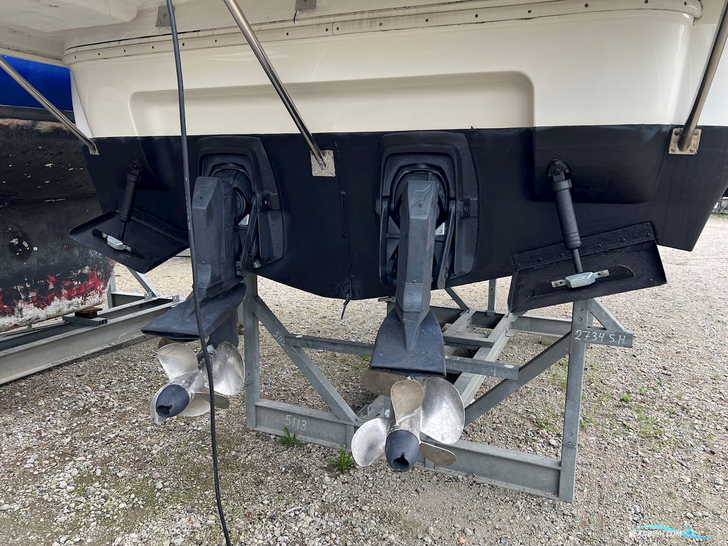 Cruisers Yacht Rouge 3075