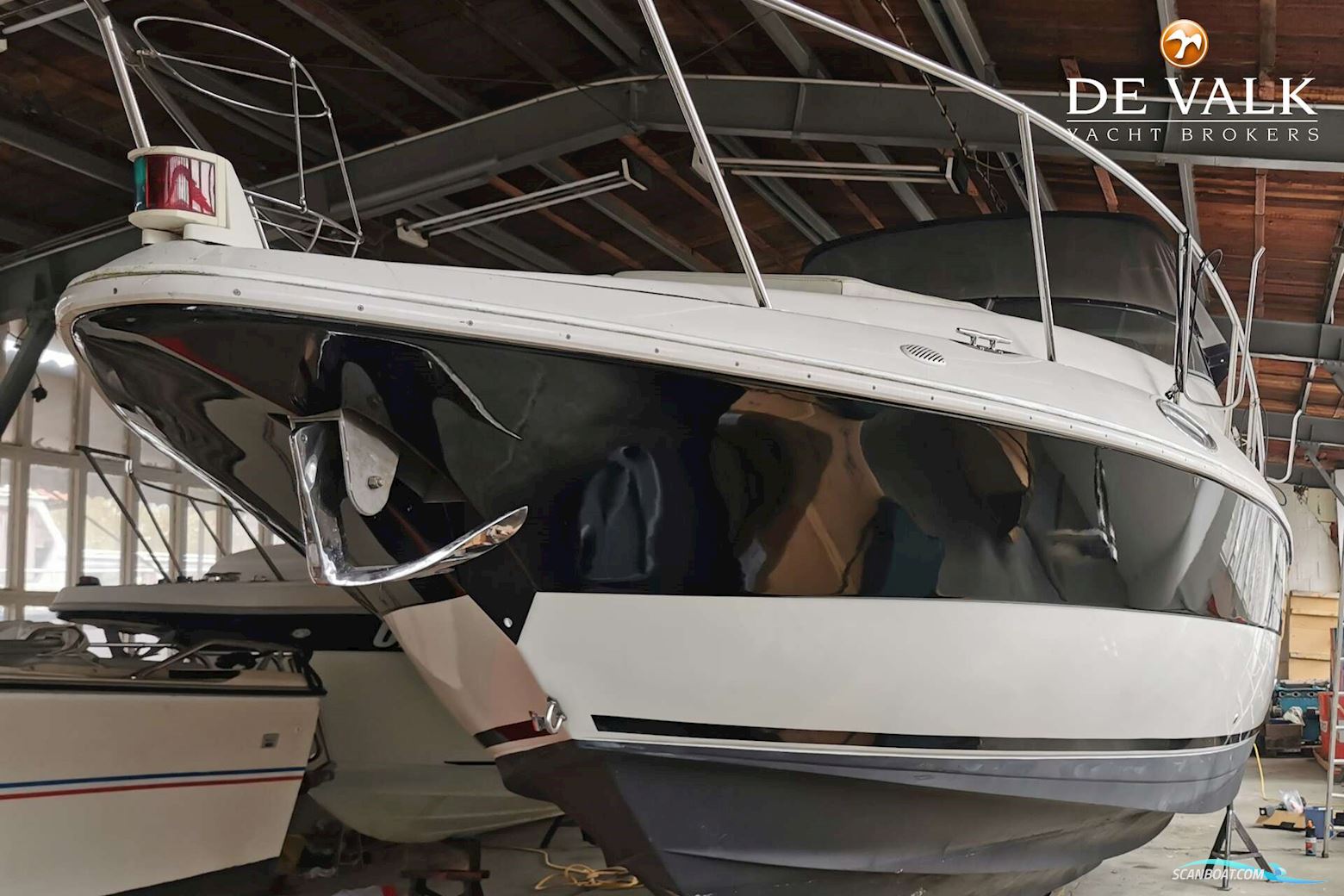 Cruisers Yachts 3075 Rogue