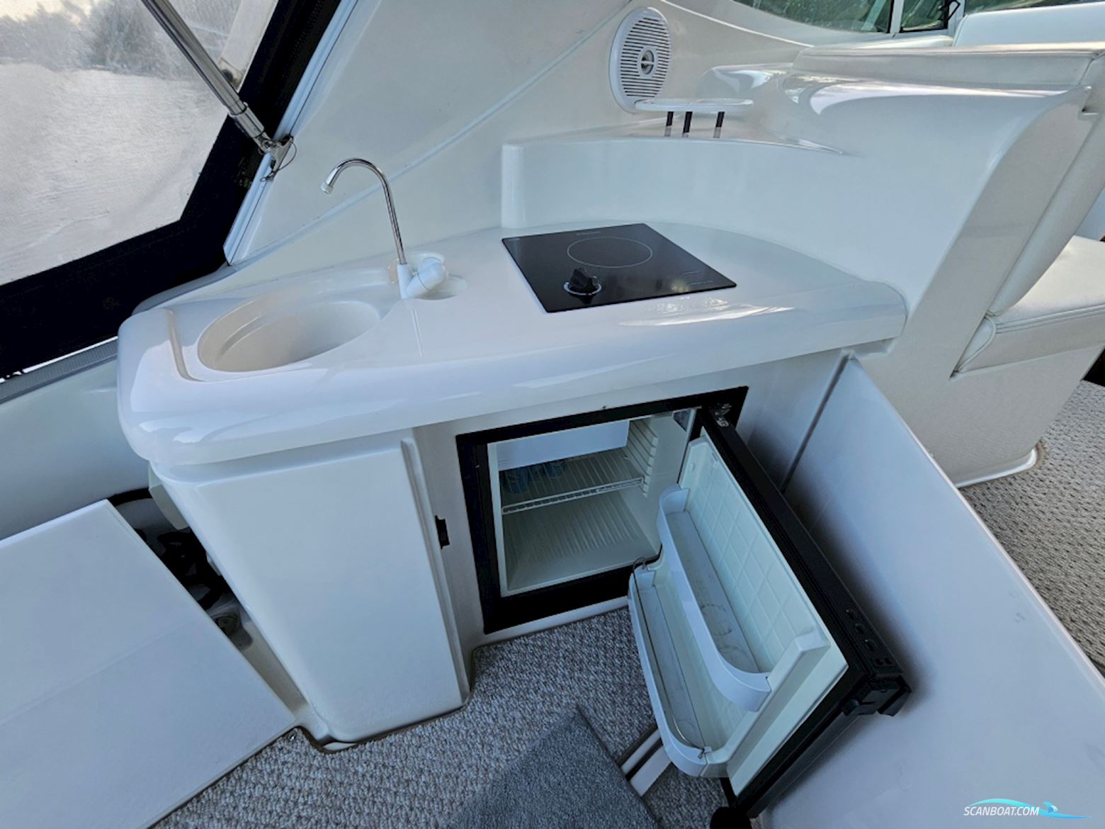 Cruisers Yachts 340 Express