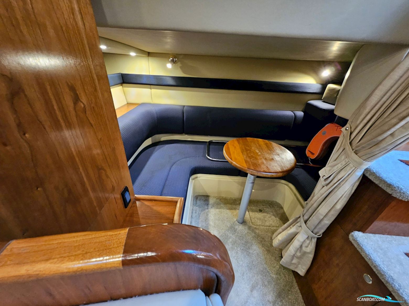 Cruisers Yachts 340 Express