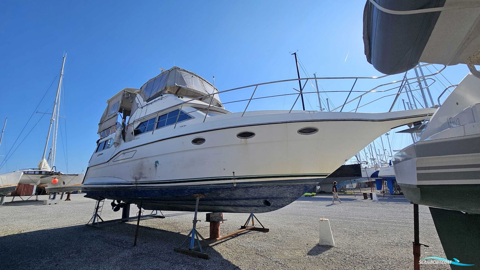Cruisers Yachts 3850 Aft Motorboot 1991, mit Volvo Penta motor, Frankreich