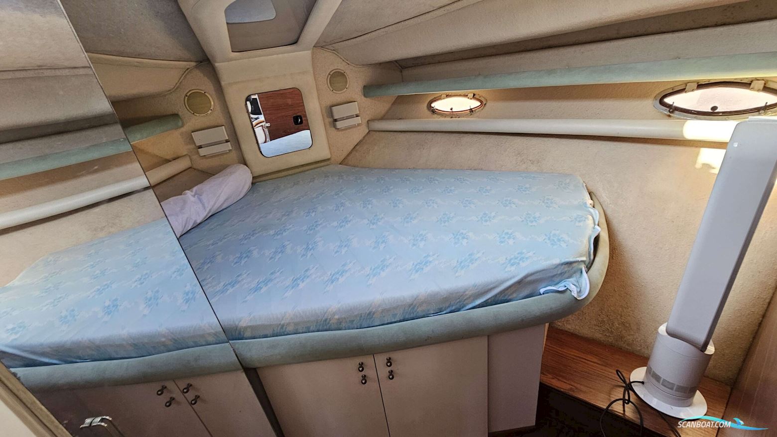 Cruisers Yachts 3850 Aft