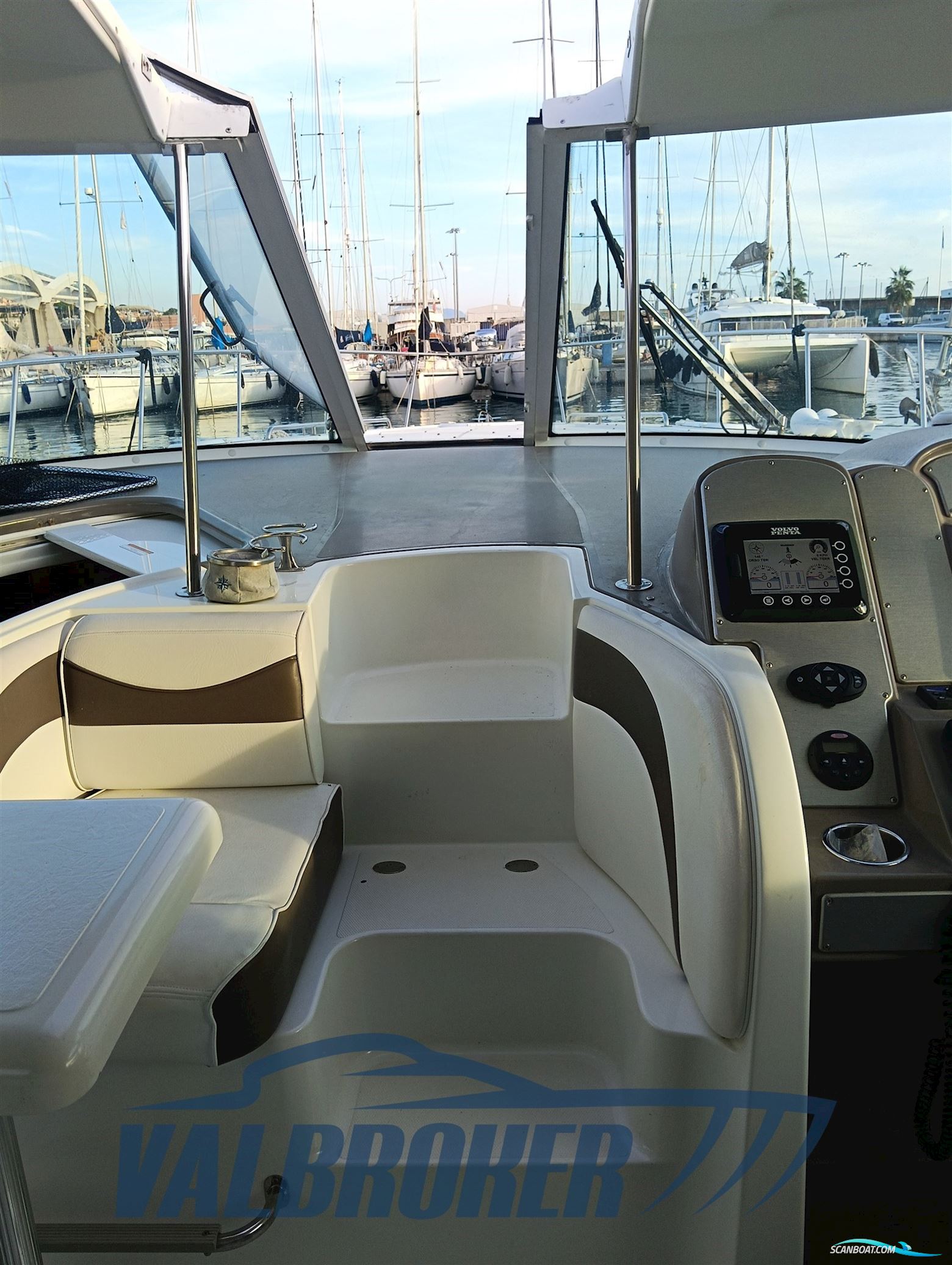 Cruisers Yachts 390 SC