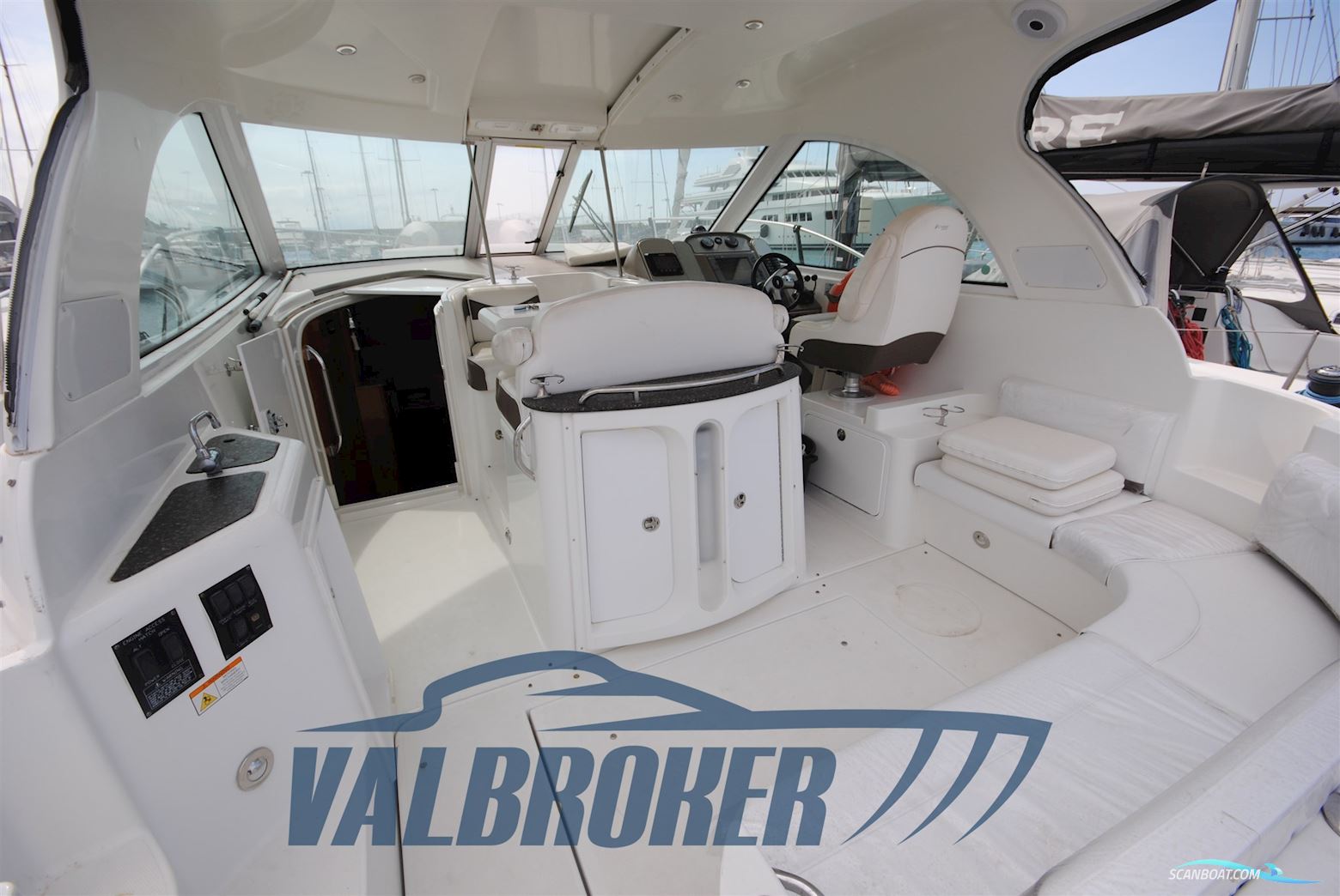 Cruisers Yachts 390 SC