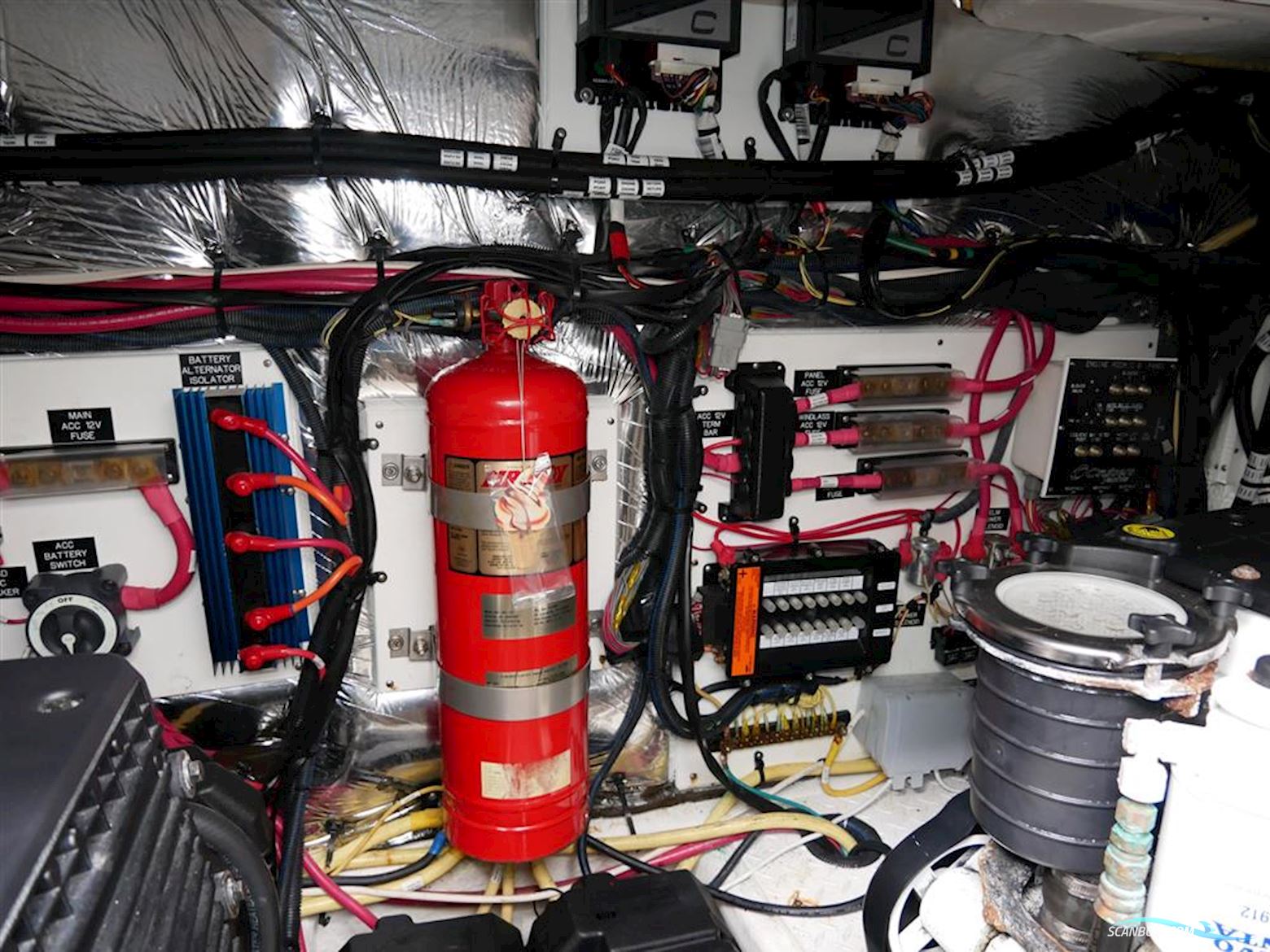 Cruisers Yachts 420 Express