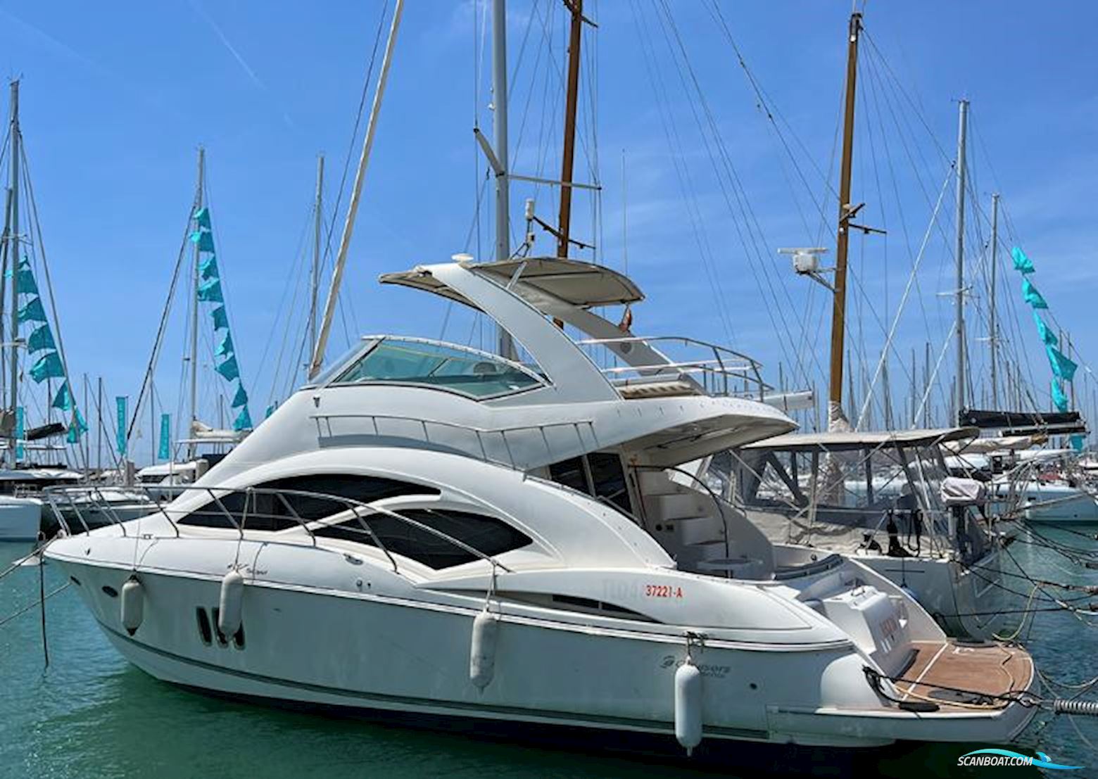 Cruisers Yachts 447 Sport Sedan