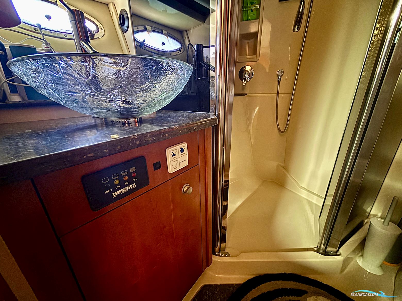 Cruisers Yachts 447 Sport Sedan