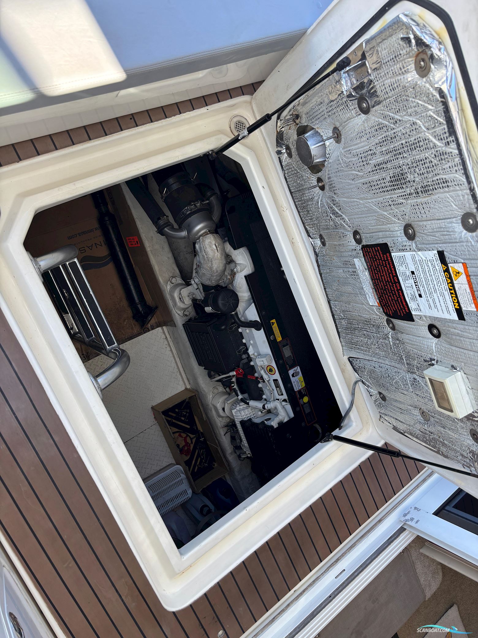 Cruisers Yachts 447 Sport Sedan