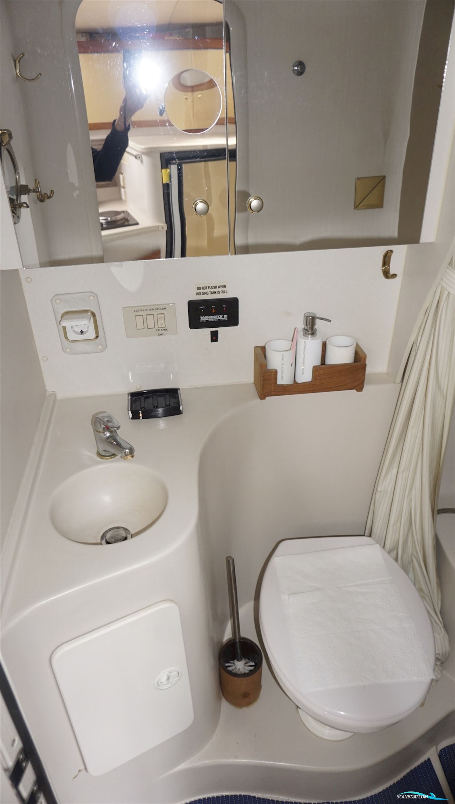 Cruisers Yachts Cruisers 3175 Rogue