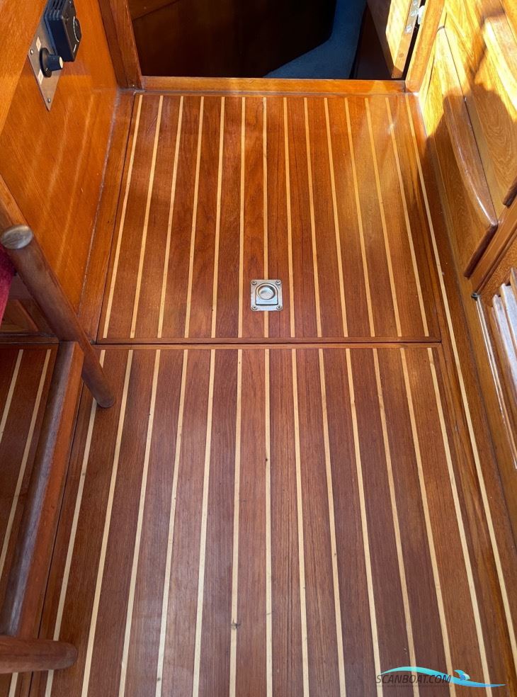 CT 35 Sun Deck Trawler